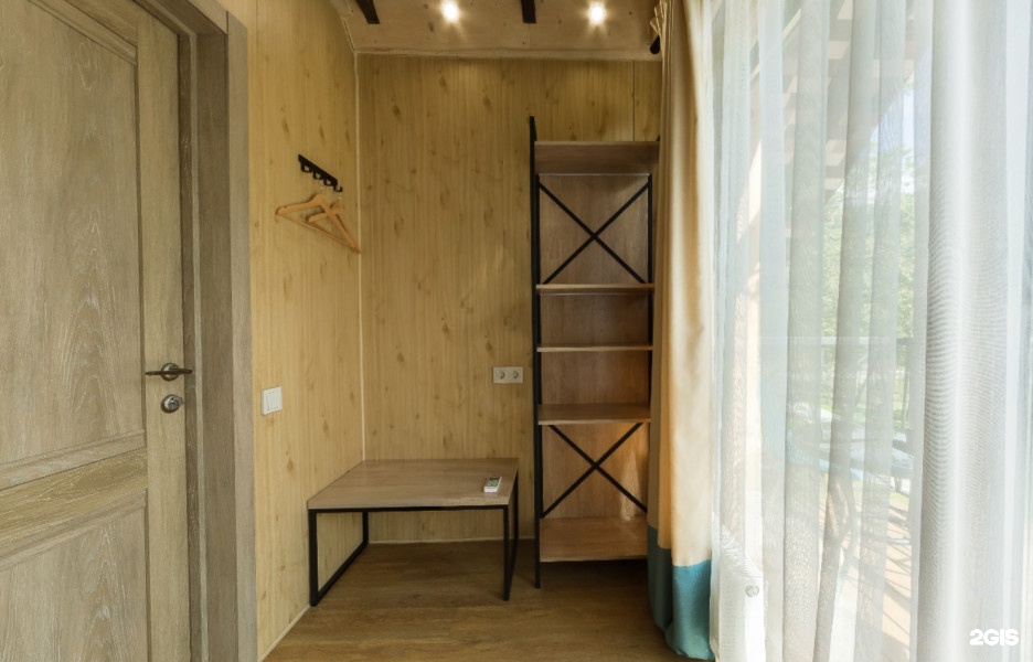 Номер на 2-х человек (160*200) вид на территорию - фото 6