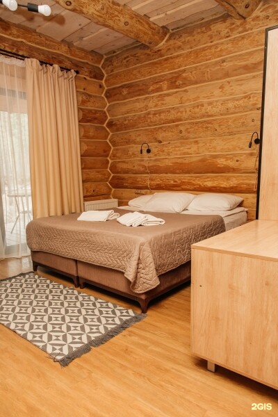 Номер на 2 человек с террасой (большая кровать+ диван) - фото 1