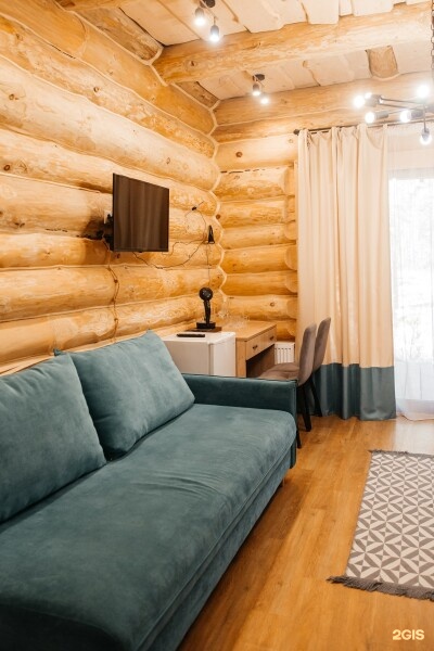 Номер на 2 человек с террасой (большая кровать+ диван) - фото 8