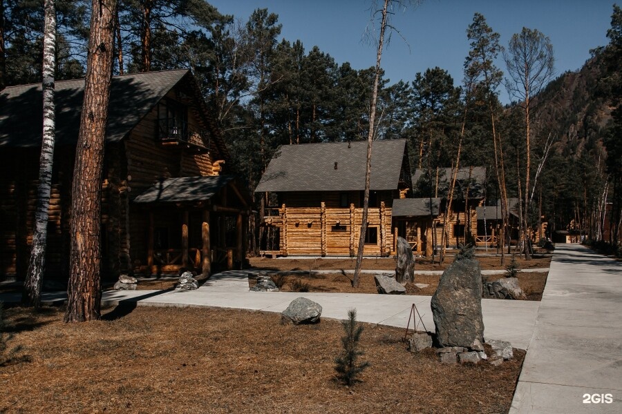 Номер на 2 человек с террасой (большая кровать+ диван) - фото 10