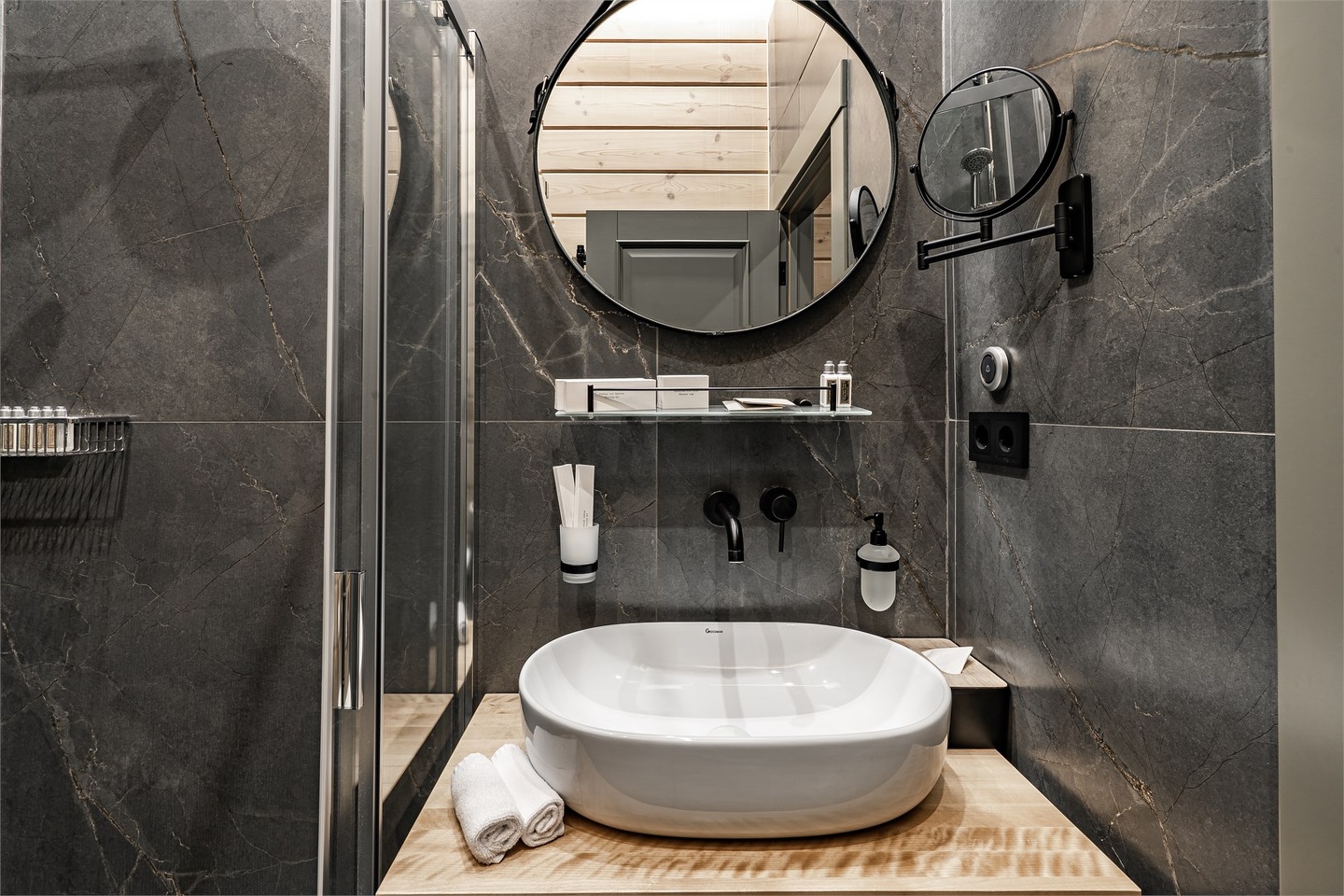 Номер Делюкс с двуспальной кроватью c видом на реку и террасой - фото 9