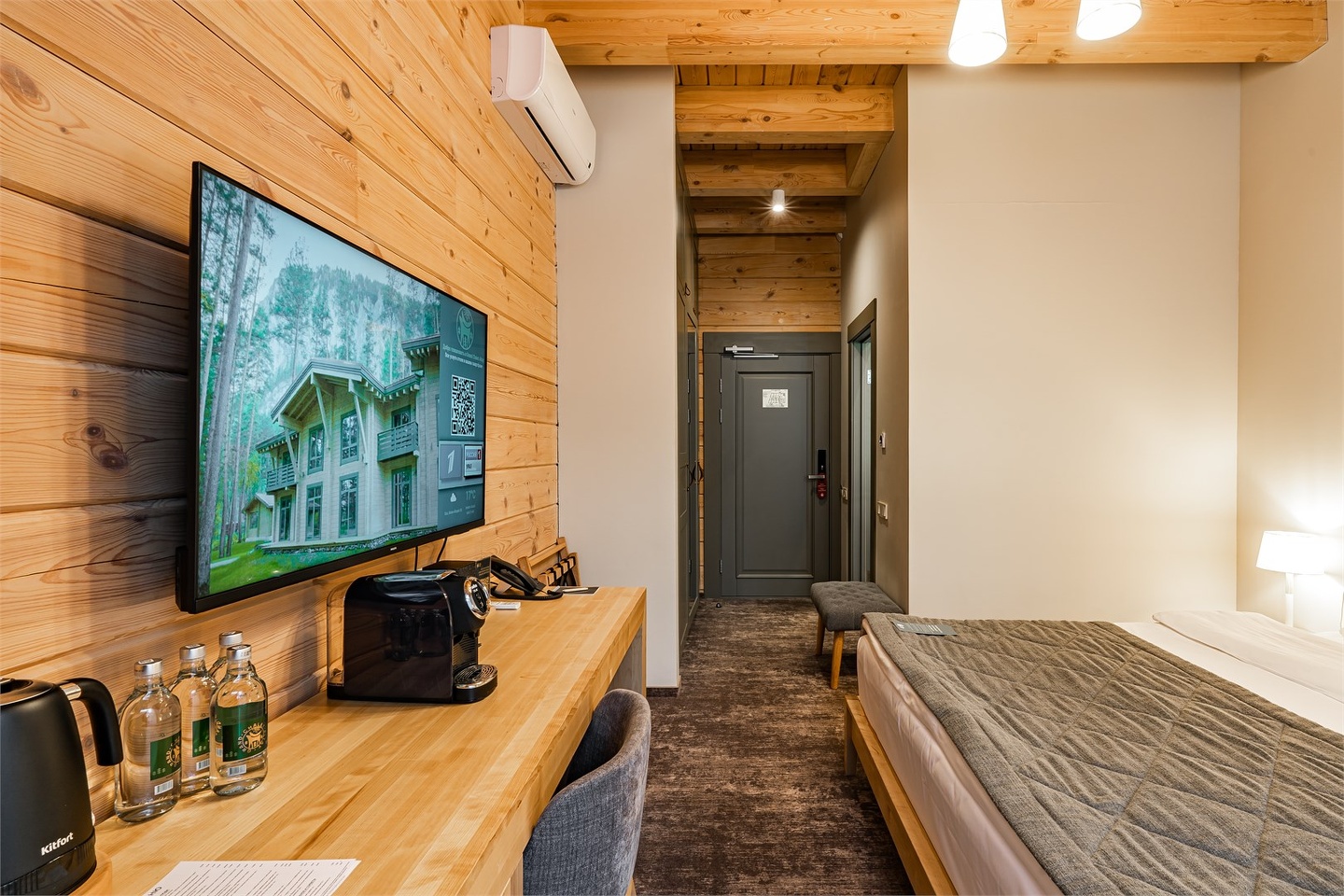 Номер Классик с двуспальной кроватью c видом на реку и террасой - фото 3