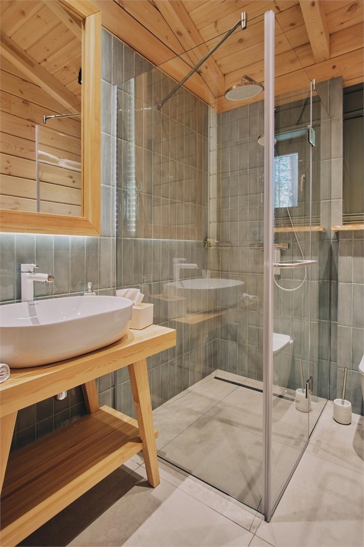 Классик Шале с видом на реку - фото 6