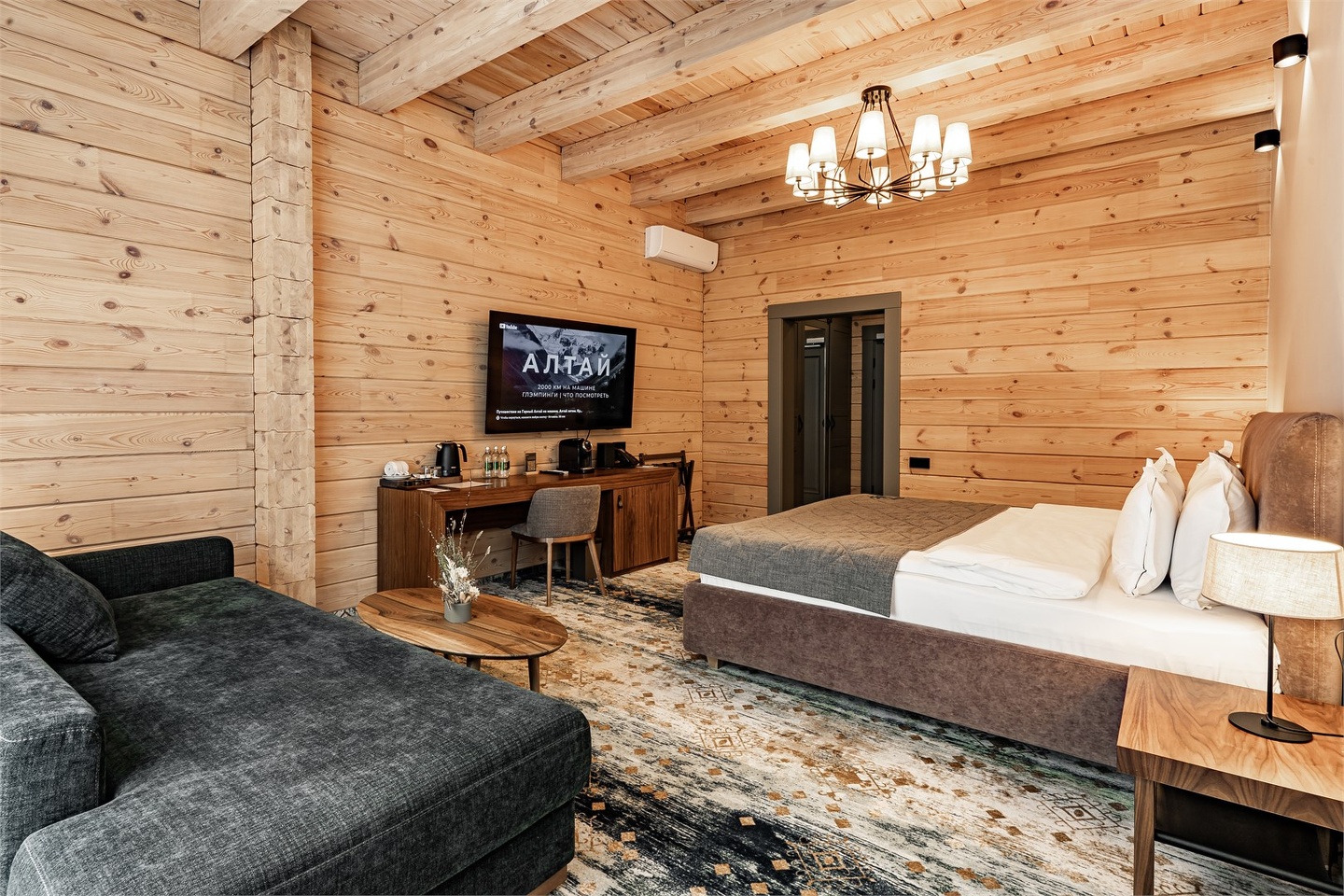 Номер Делюкс с двуспальной кроватью с видом на гору - фото 3