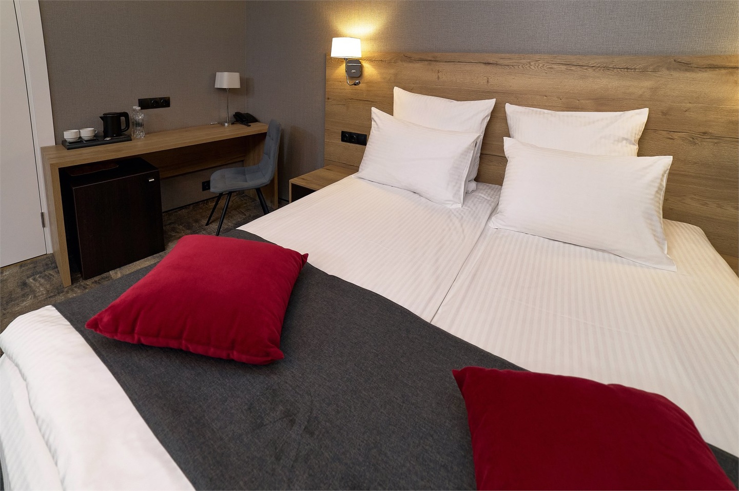 Джуниор Сюит - фото 1