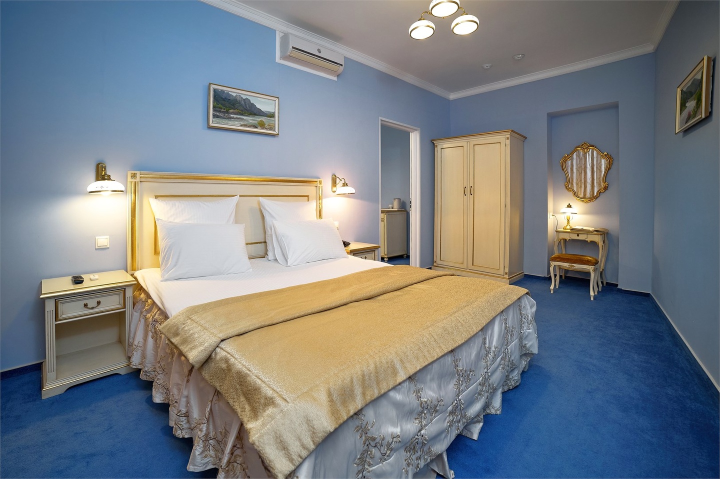 Люкс с балконом - фото 1