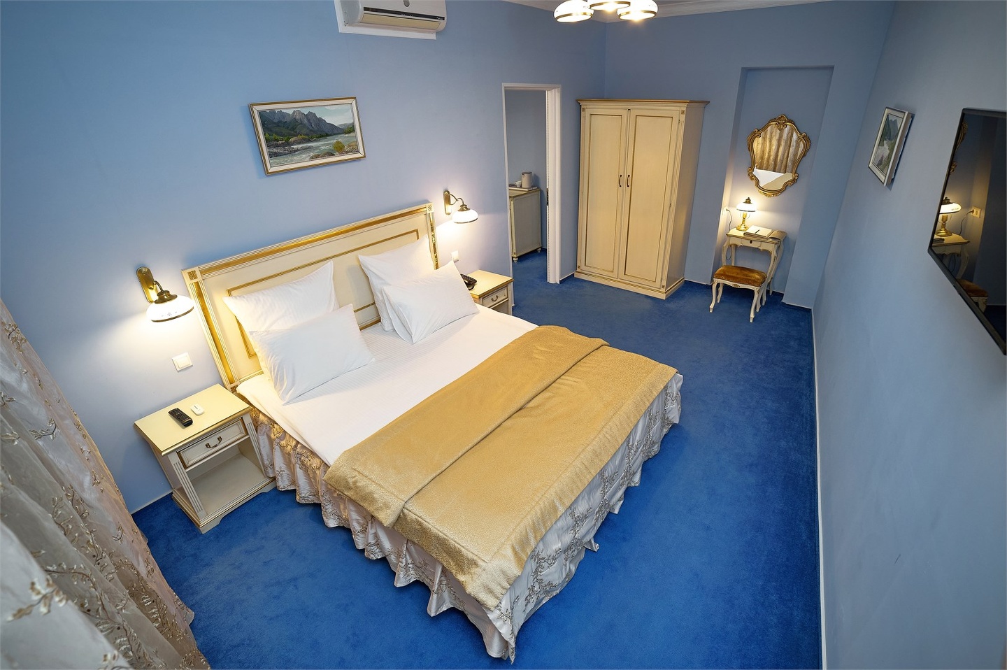 Люкс с балконом - фото 8