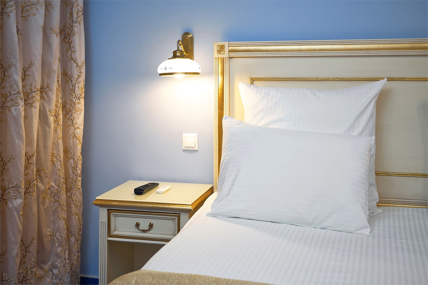 Люкс с балконом - фото 10