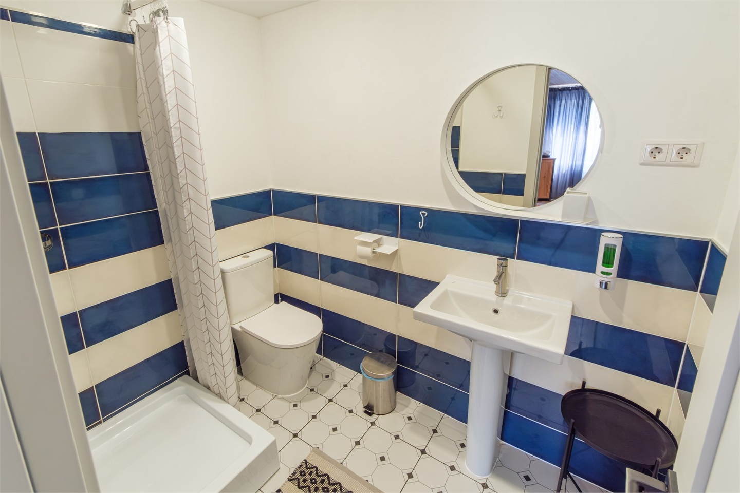 №2. 4-х местный номер с удобствами в номере (2 этаж) - фото 3